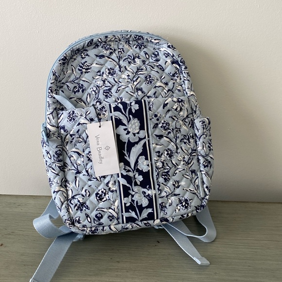 Vera Bradley Small Backpack Perennials Gray NWT - Picture 1 of 7